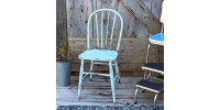 Chaise en bois bleu vintage